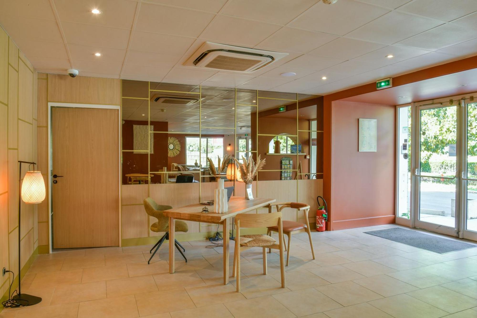 Bhoma Bourges - Hotel & Restaurant ภายนอก รูปภาพ