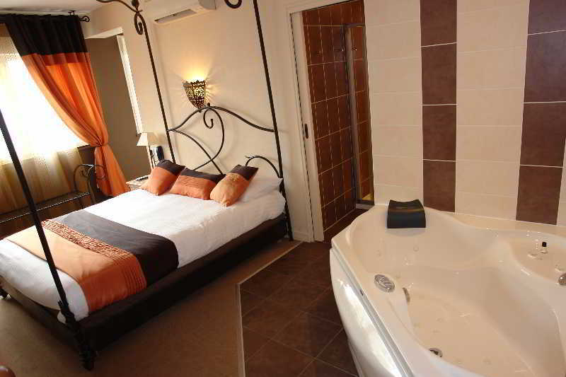 Bhoma Bourges - Hotel & Restaurant ภายนอก รูปภาพ