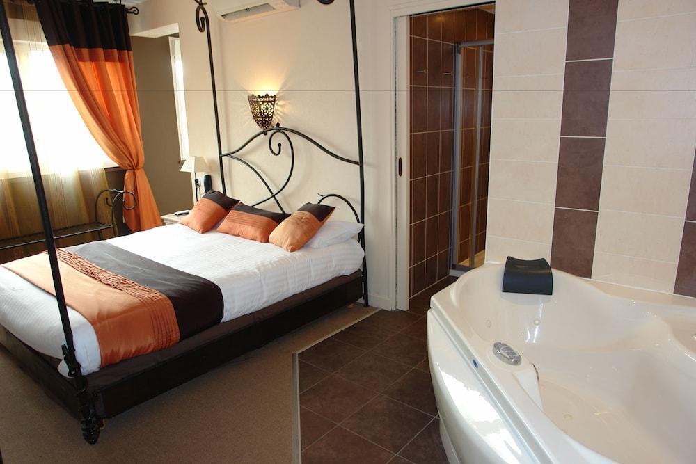 Bhoma Bourges - Hotel & Restaurant ภายนอก รูปภาพ